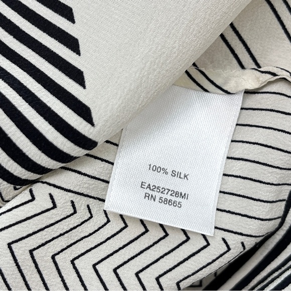 Classiques Entier Silk Blouse - Picture 8 of 10